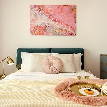 Eye Candy Romexpo 2-Bedroom With Free Parking Бухарест Екстер'єр фото