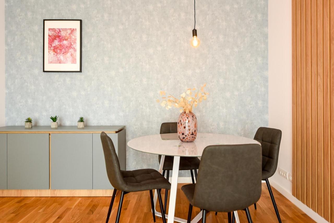Eye Candy Romexpo 2-Bedroom With Free Parking Бухарест Екстер'єр фото