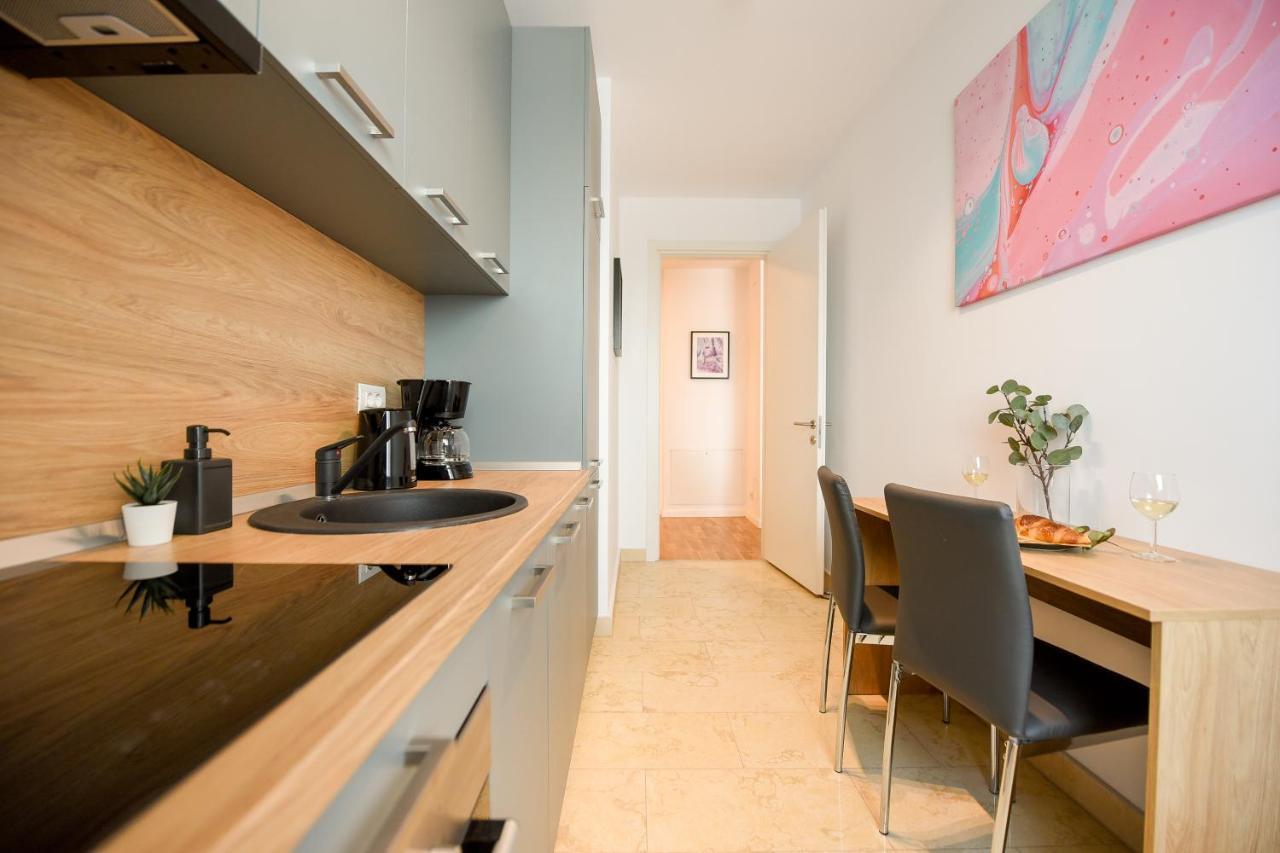 Eye Candy Romexpo 2-Bedroom With Free Parking Бухарест Екстер'єр фото
