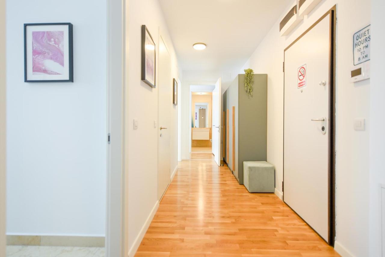 Eye Candy Romexpo 2-Bedroom With Free Parking Бухарест Екстер'єр фото