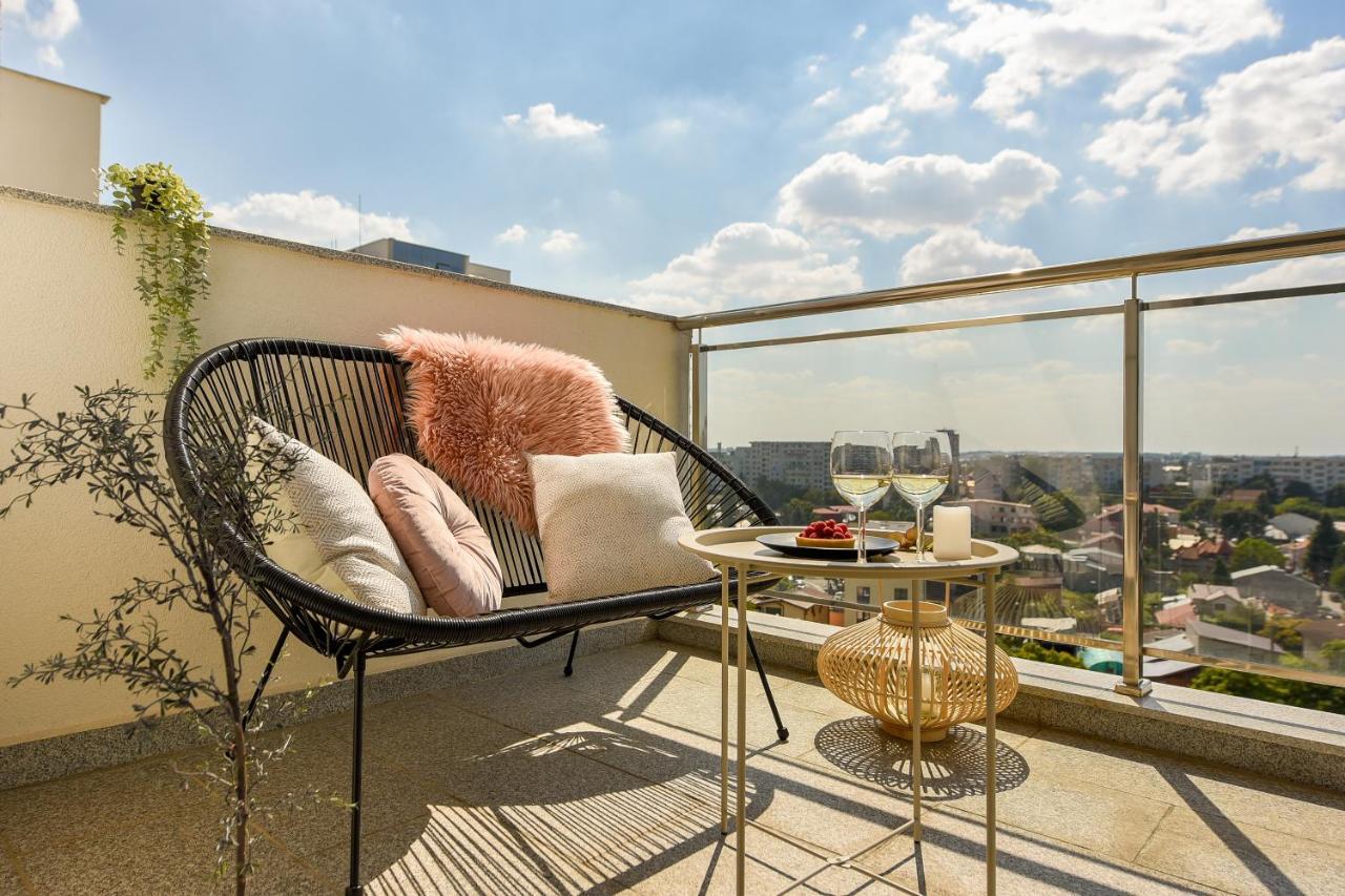 Eye Candy Romexpo 2-Bedroom With Free Parking Бухарест Екстер'єр фото