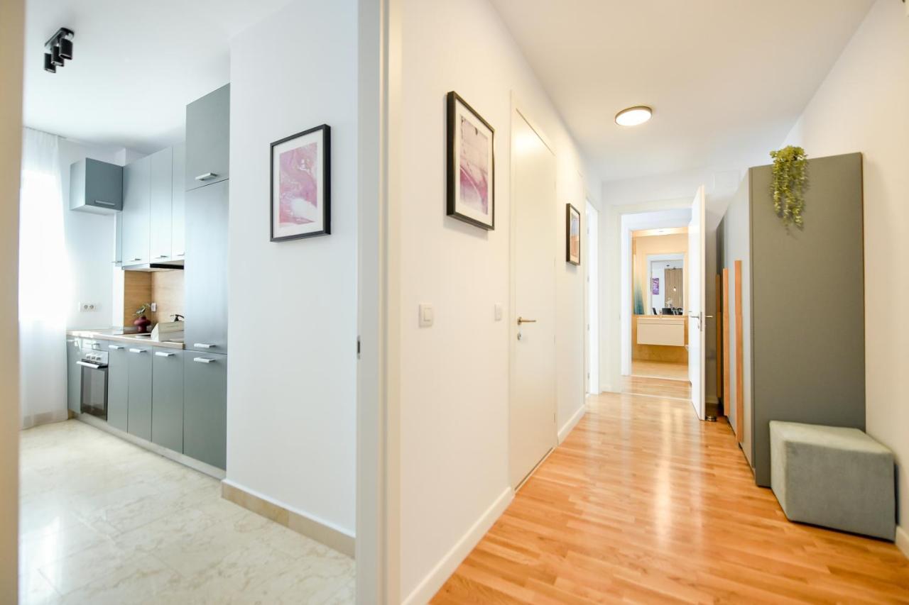 Eye Candy Romexpo 2-Bedroom With Free Parking Бухарест Екстер'єр фото