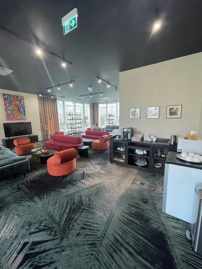 Eye Candy Romexpo 2-Bedroom With Free Parking Бухарест Екстер'єр фото